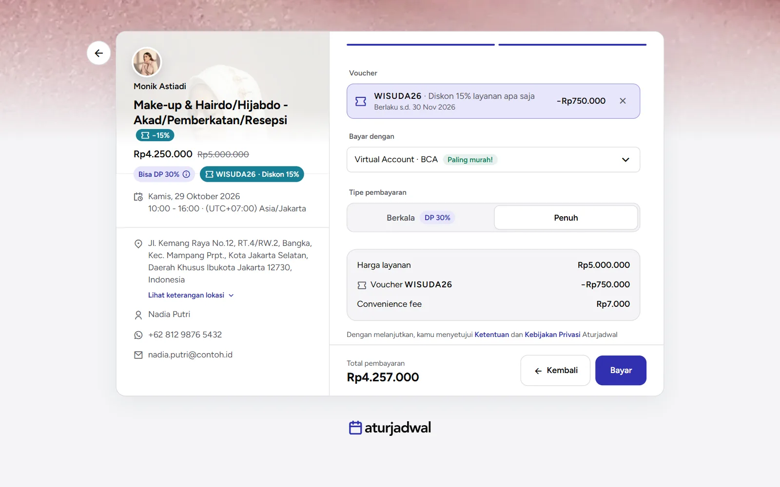 Tangkapan layar: langkah Pembayaran dengan voucher terpakai dan potongannya di rincian, tampilan desktop