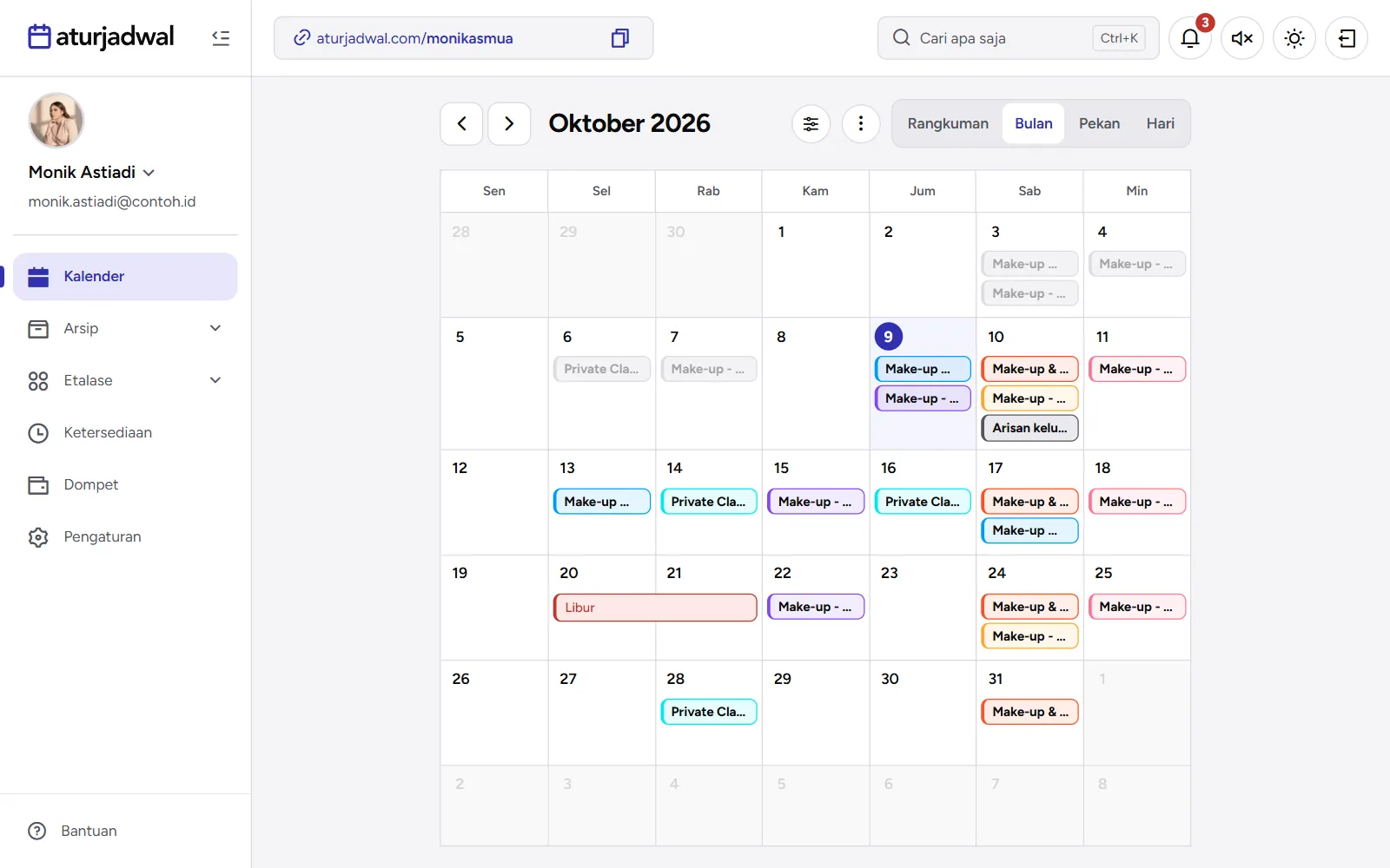 Tangkapan layar: Kalender tampilan Bulan dengan jadwal, libur, dan acara Google Calendar, tampilan desktop