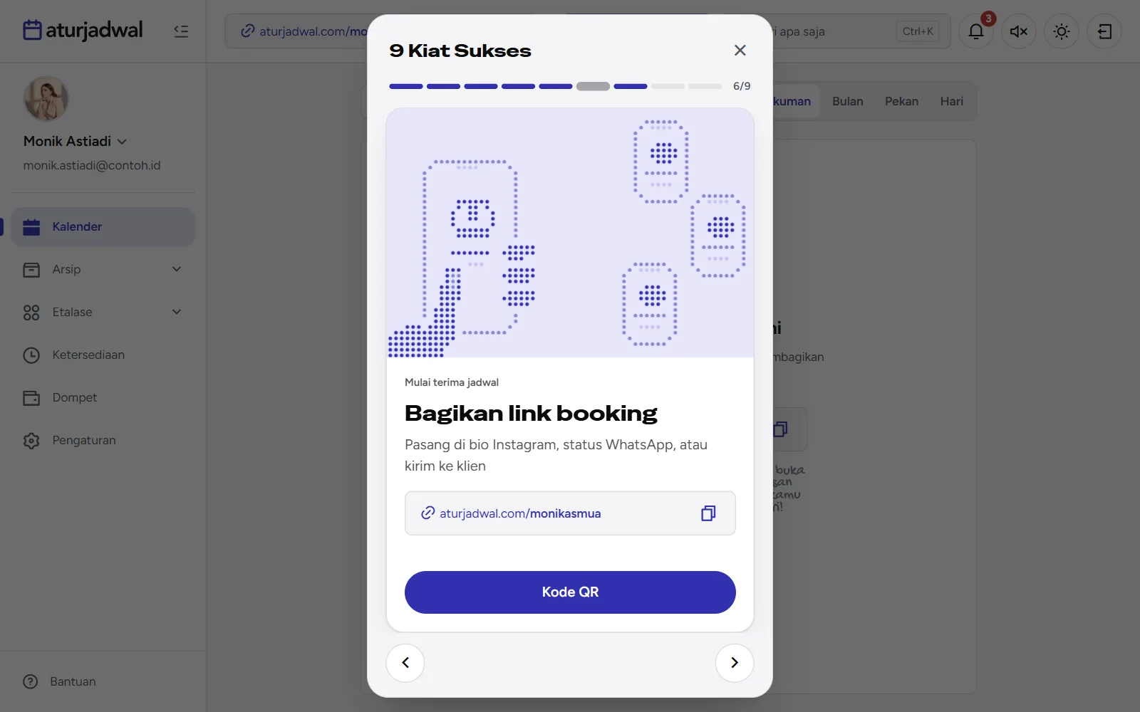 Tangkapan layar: kartu 9 Kiat Sukses terbuka dari bilah atas, tampilan desktop