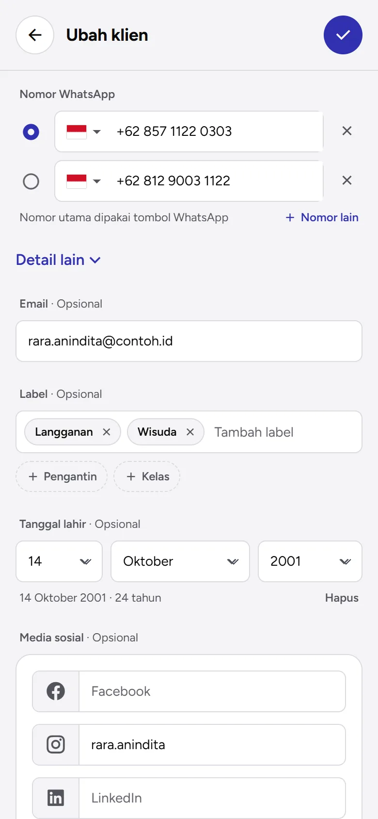 Tangkapan layar: formulir Ubah klien dengan foto, dua nomor WhatsApp, dan Detail lain terbuka, tampilan ponsel