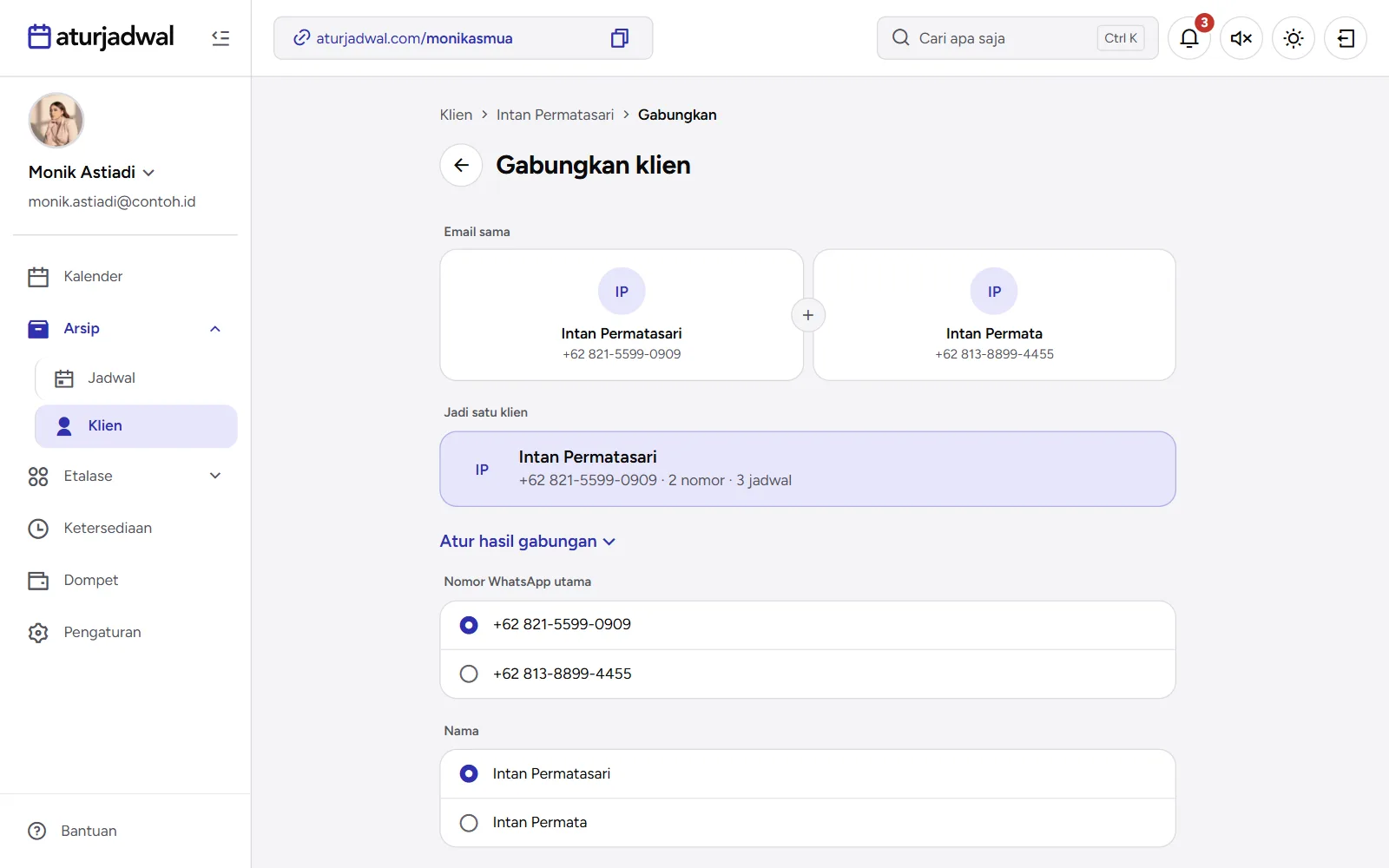 Tangkapan layar: layar Gabungkan klien dengan pratinjau Jadi satu klien dan Atur hasil gabungan, tampilan desktop