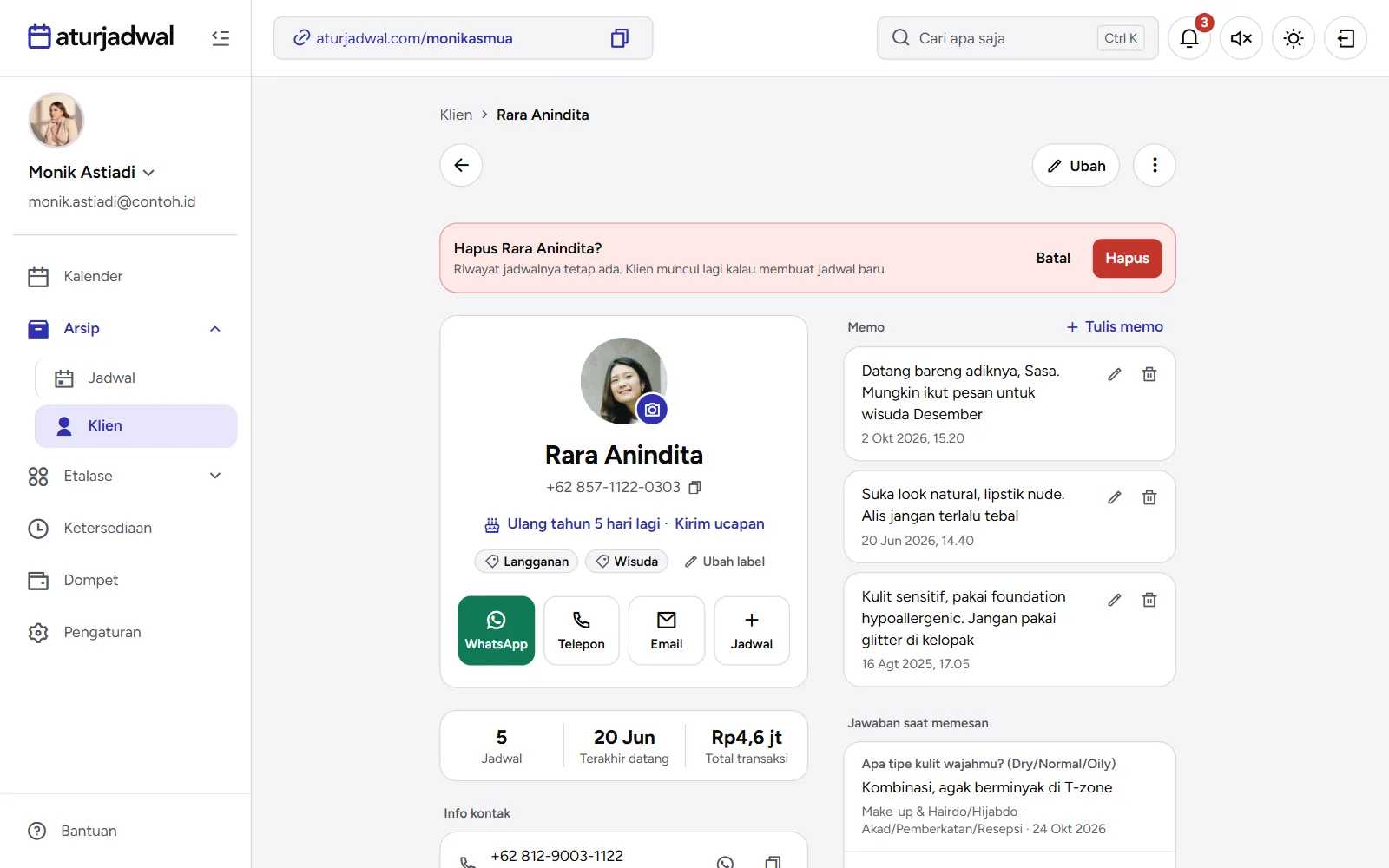Tangkapan layar: konfirmasi Hapus klien di atas profil, tampilan desktop