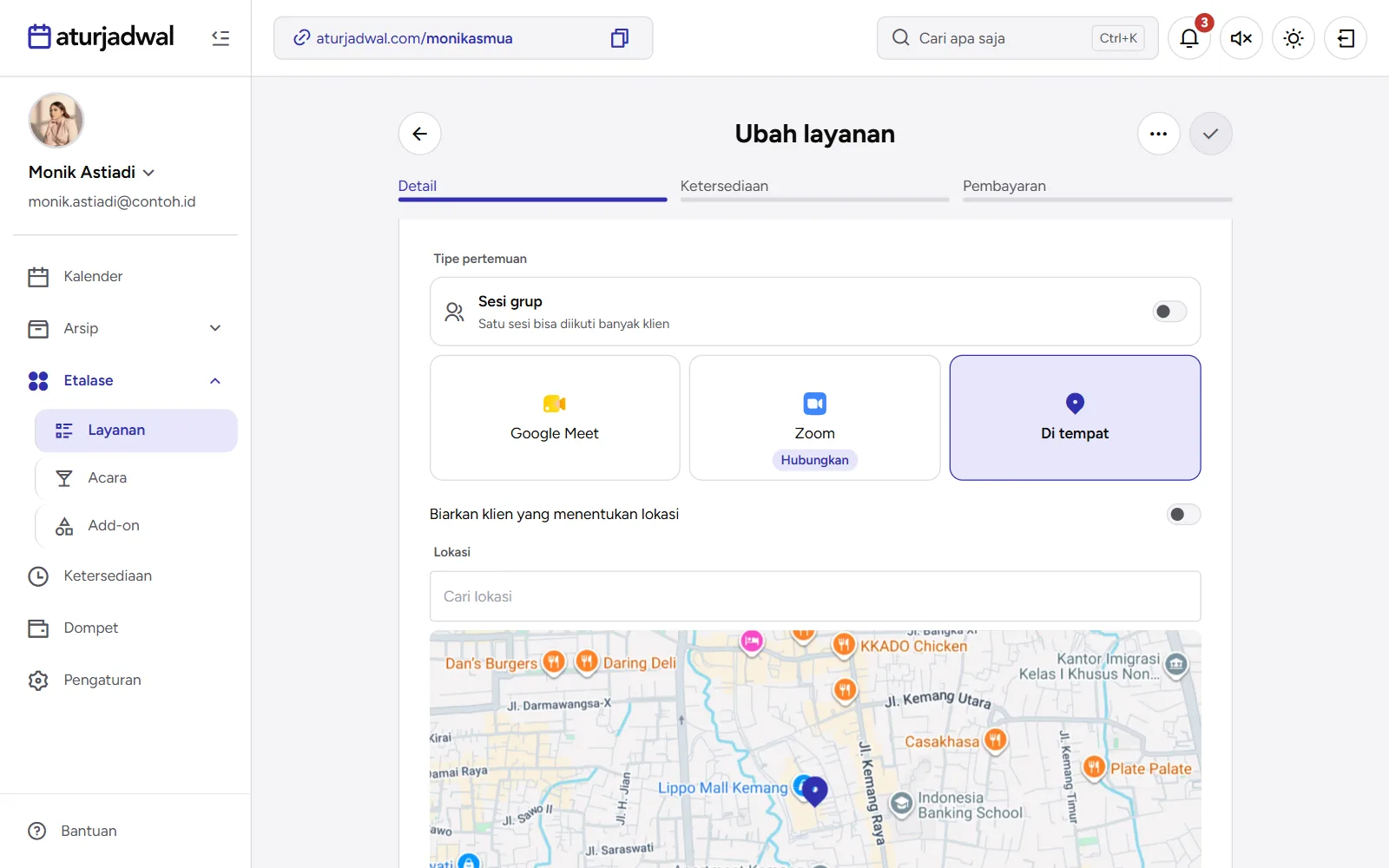 Tangkapan layar: pilihan Tipe pertemuan dengan Di tempat terpilih dan lokasinya di peta, tampilan desktop