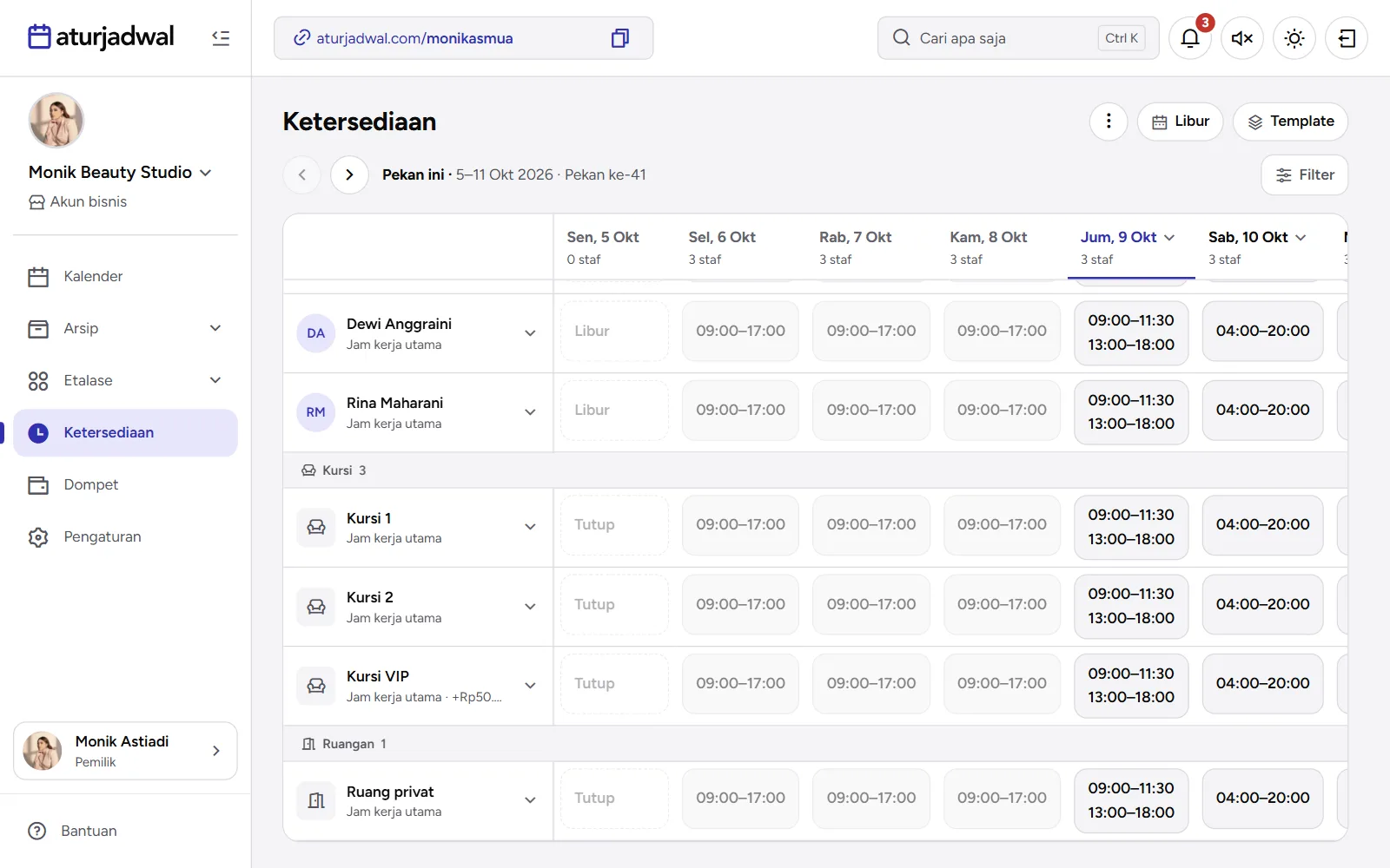 Tangkapan layar: tabel Ketersediaan dengan baris kursi, tampilan desktop